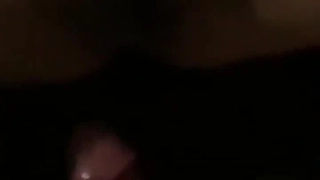 无毛业余爱好者Nina North从后面享受感性的按摩