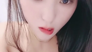 大学女友Akira Drago在宿舍房间里被她的淫荡男友操了