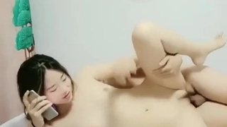 爱撸铁的妹子鸭舌帽健身骚女紧身裤道具自慰大秀 翘起屁股掰穴特写假吊快速抽插再用黄瓜玩弄